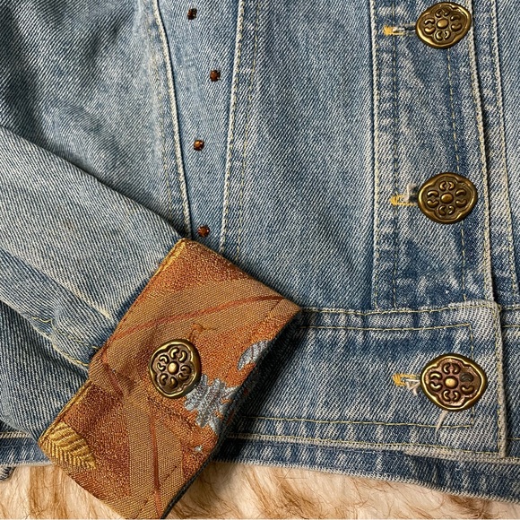 Vintage 80’s Cache’ crop beaded denim tapestry jacket - Picture 4 of 10